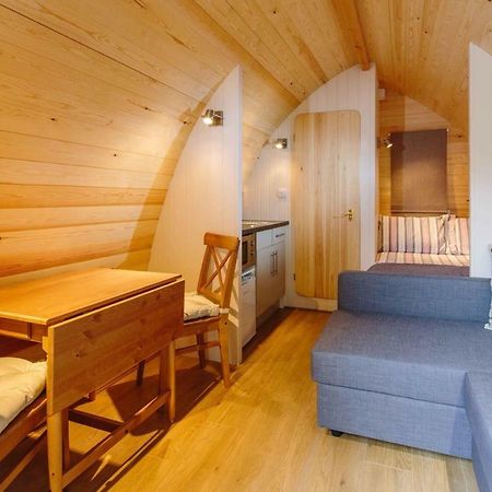 Buttercup Glamping Pod Hotel Cheltenham Bagian luar foto